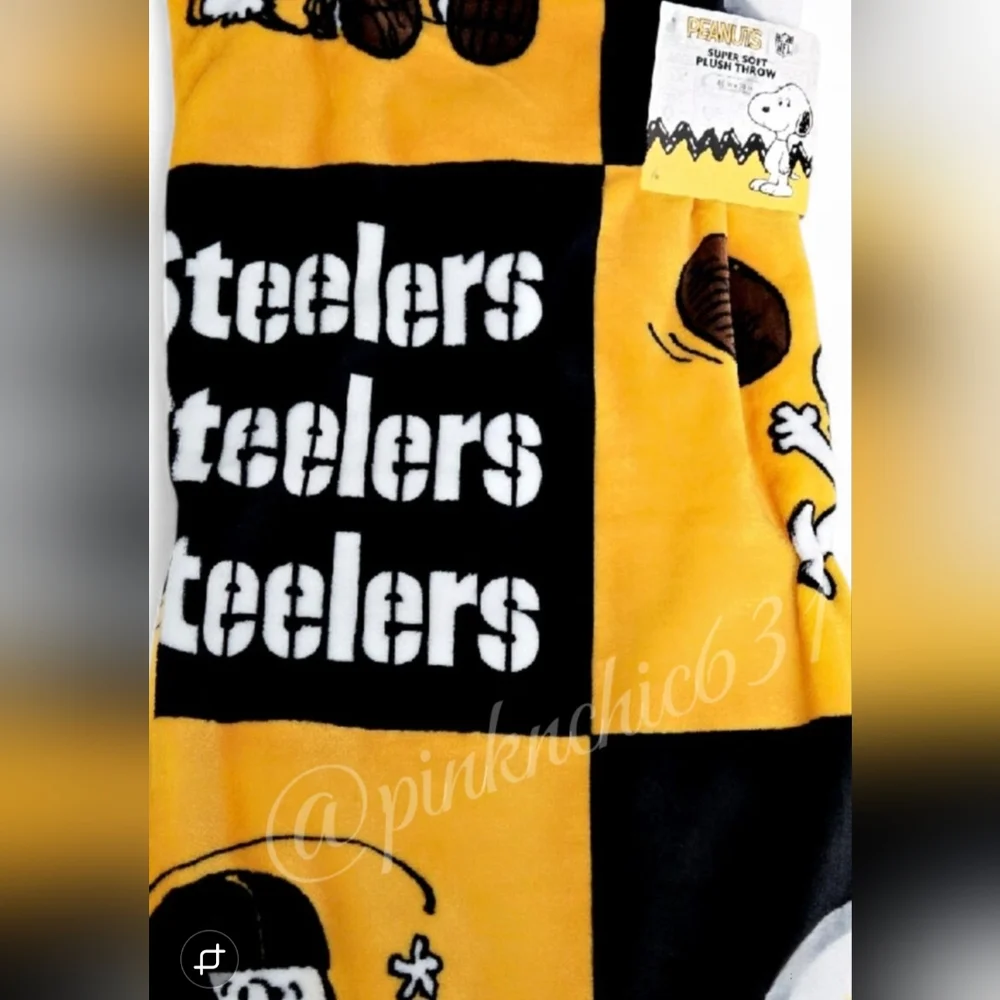 NFL Pittsburgh Steelers Peanut Plush Throw Blanket Snoopy & Charlie Brown